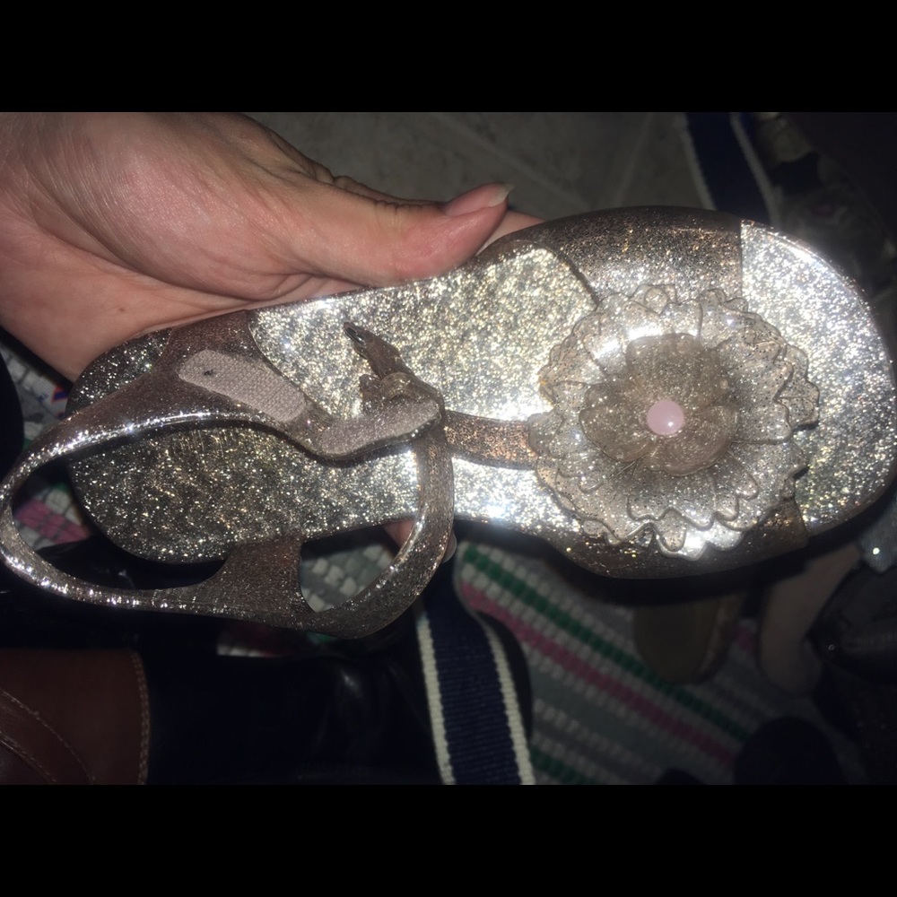 Girls shoes